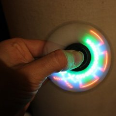 Fidget spinner - LED svítící - proměnlivá mandala