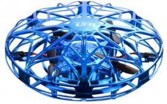 UFO dron reagující na překážky