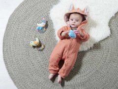 TAF TOYS Baby chrastítko plyšový měsíček s kuličkami pro miminko